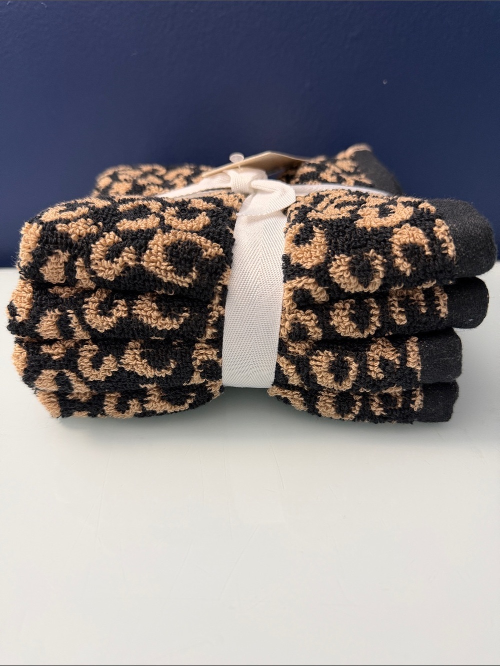 NWT Rachel Zoe Cheetah Print Wash Cloth Set - Picture 3 of 3